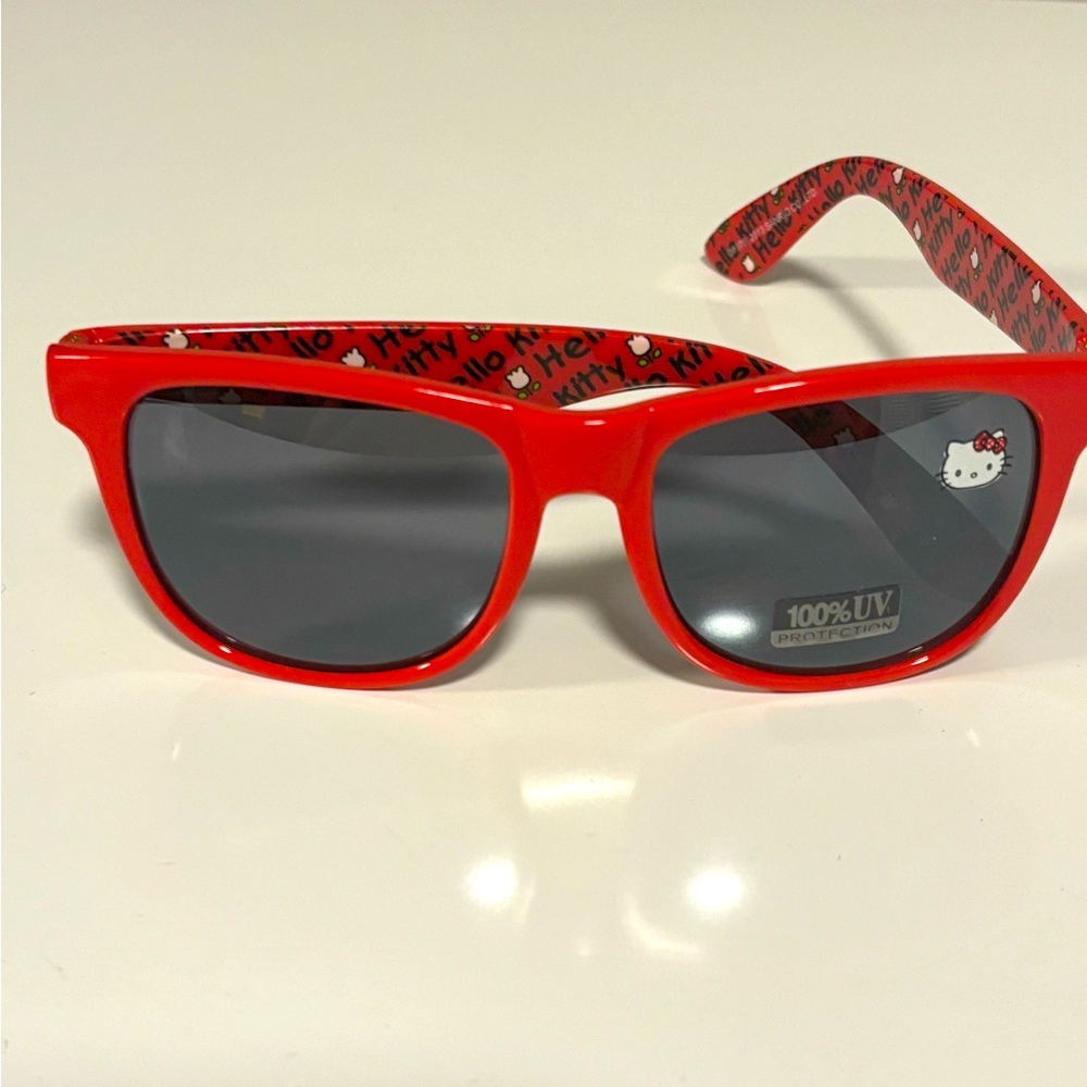 Retro Hello Kitty Sunglasses With Sunglasses Case